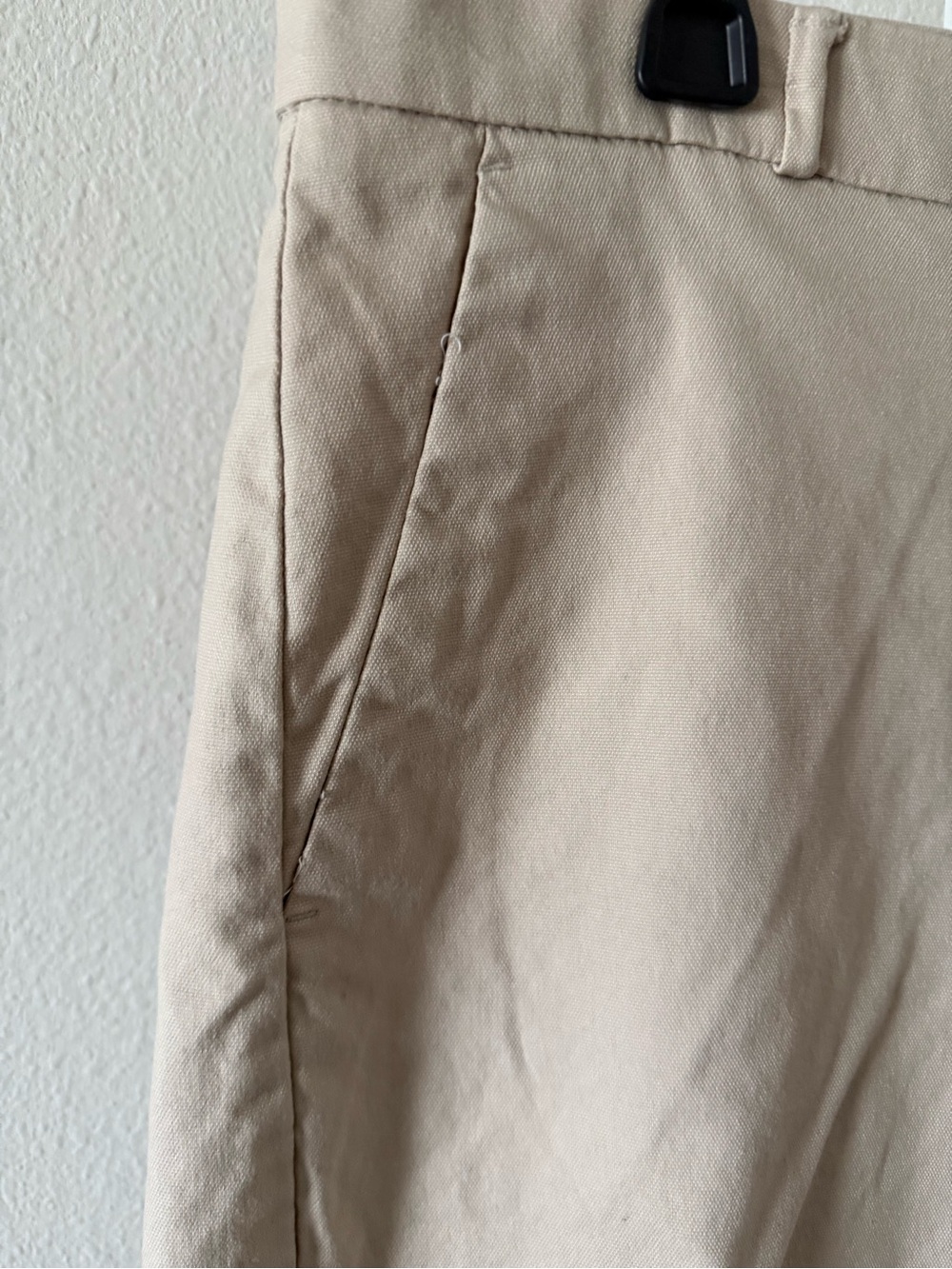 Banan Republic Women’s Khaki Cotton Shorts - Neutral Beige - Picture 6 of 7